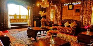 رویال پالاس گروپ آف هوس بت کشمیر